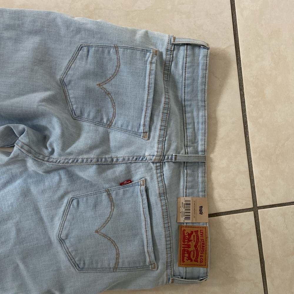 Levi’s 711 Skinny Jeans - Picture 4 of 8